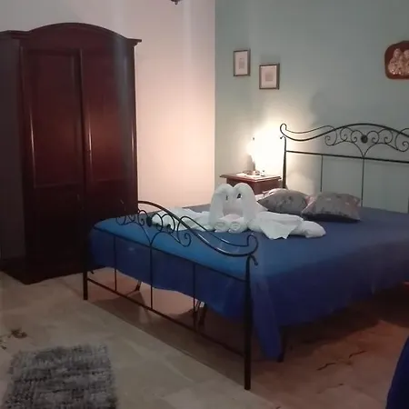 Una Conchiglia Nel Blu * Castelluzzo